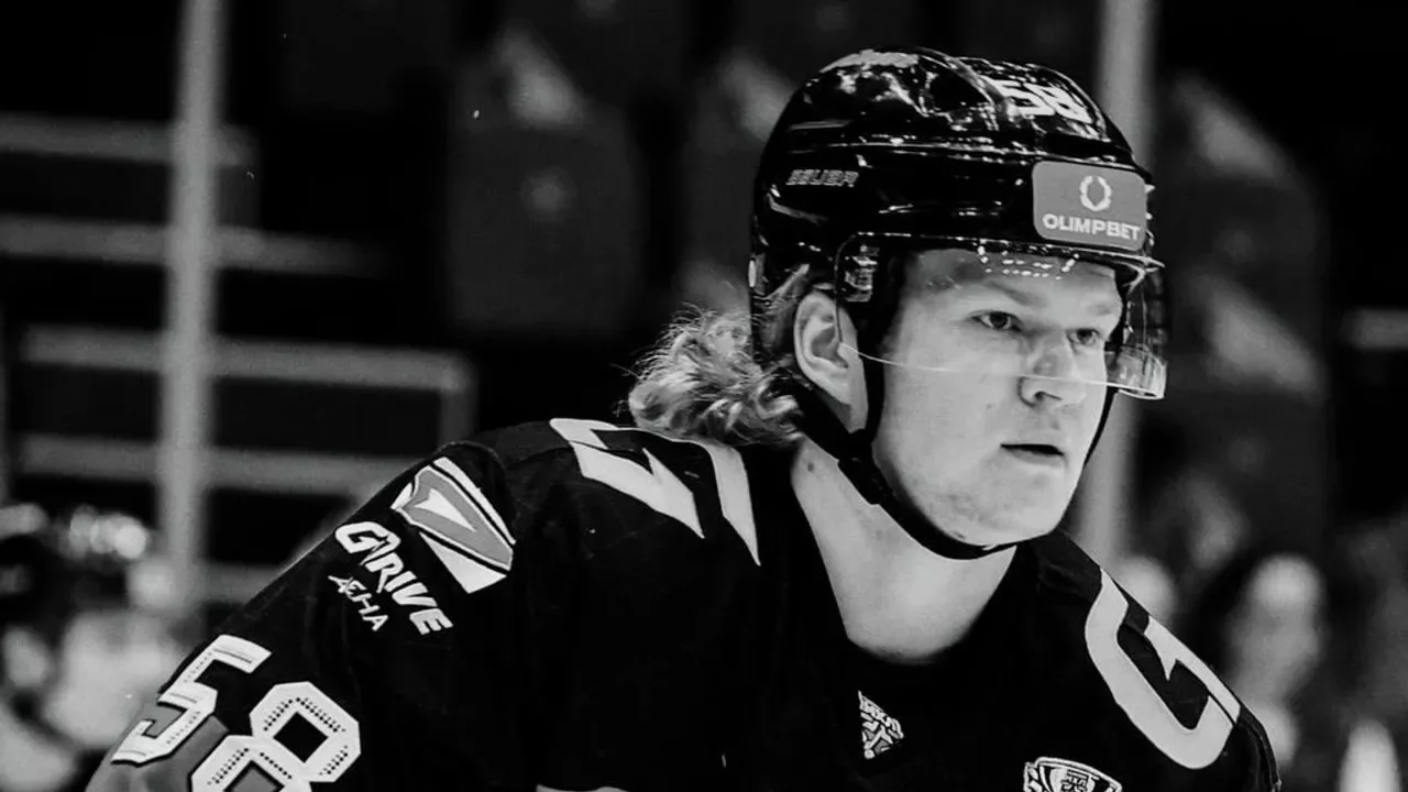 🏒 Нападающий ХК «Норильск» Егор Ядыкин погиб при несчастном случае с огнестрельным оружием

По данн