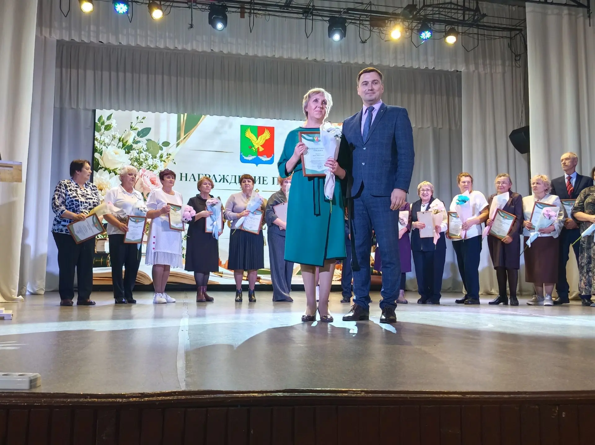 Вчера в Уярском Доме культуры прошло торжественное мероприятие, посвященное Дню учителя.