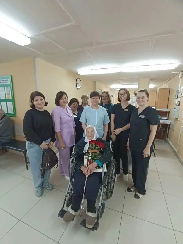 100‑летней пациентке вернули зрение! 🎉