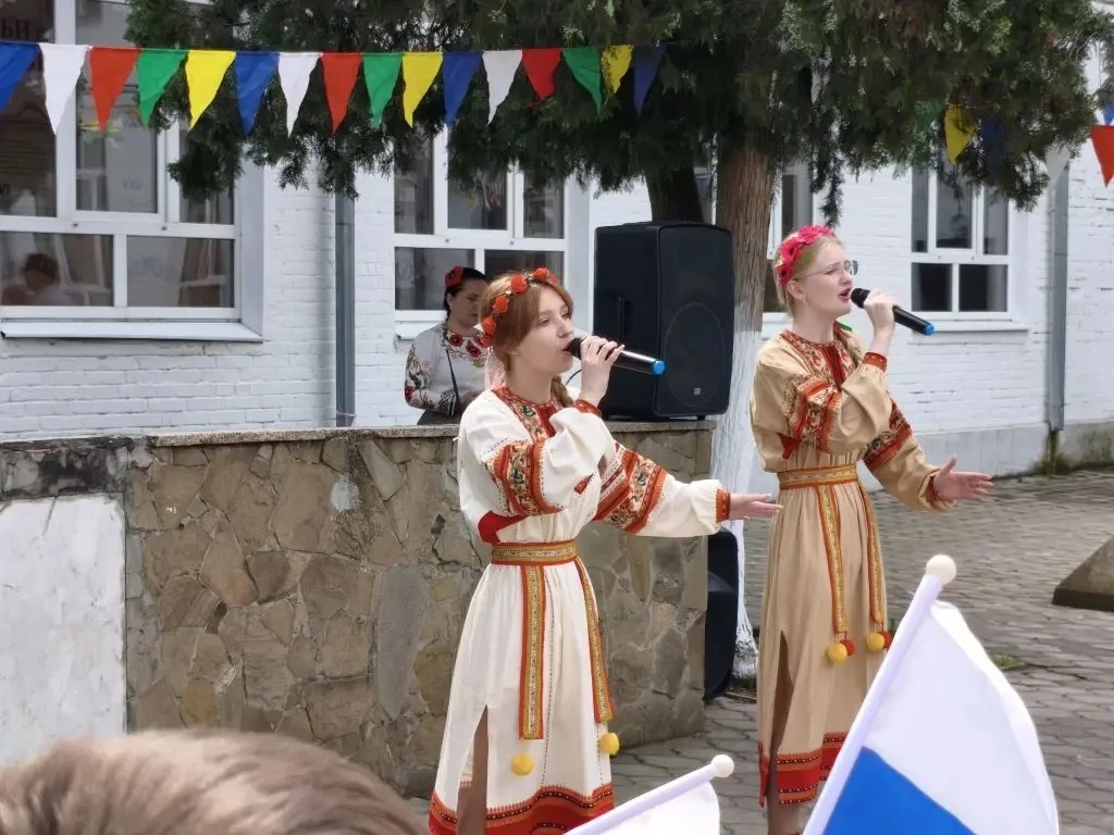🇷🇺 Сегодня 11 июня в МАОУ СОШ75 прошел фестиваль  «Россия — это мы», посвящённый приближающемуся п