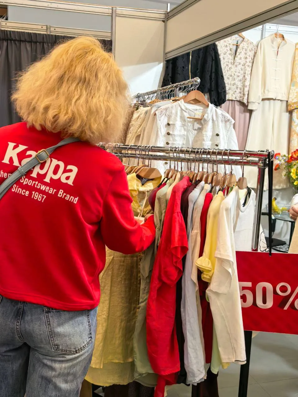 Необычные сумки, авторские украшения, предметы декора и уютные находки для дома — всё т...