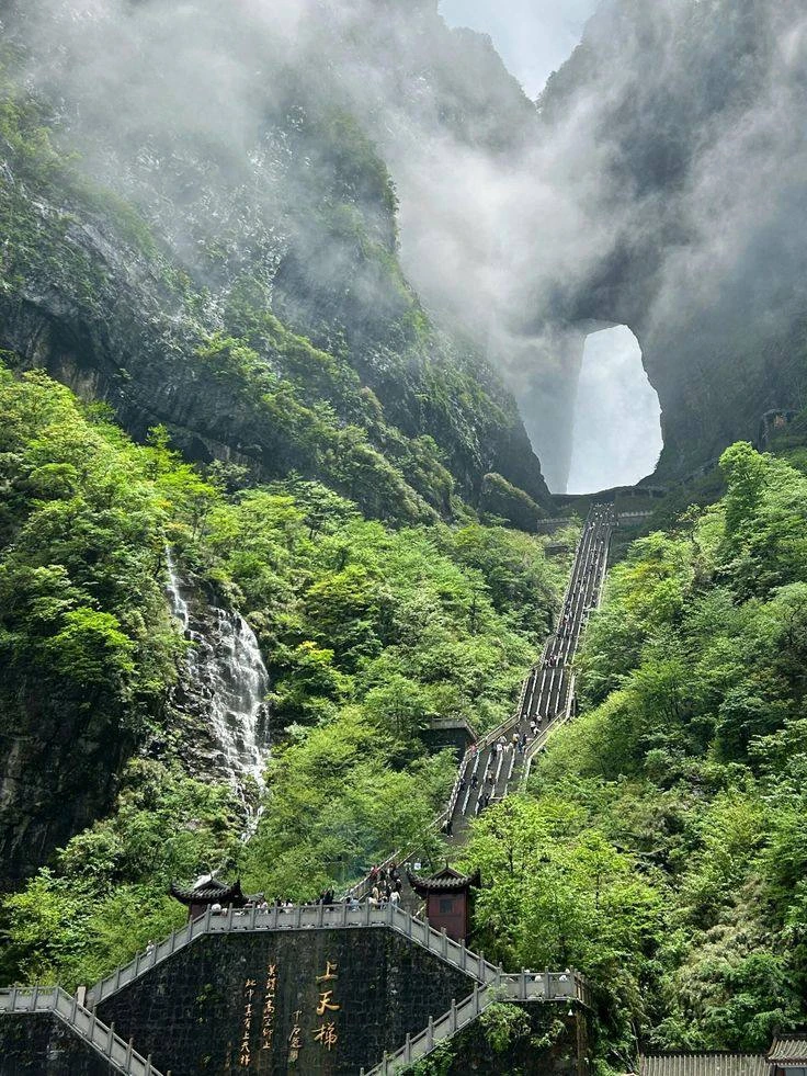 Горы, которые вы уже видели в «Аватаре» - только они настоящие 😳🏔