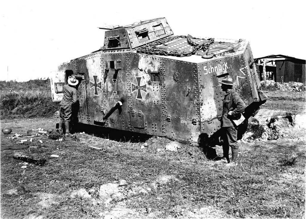 Когда-нибудь я куплю себе A7V, уеду на нём далеко-далеко и больше никогда не буду онлай...