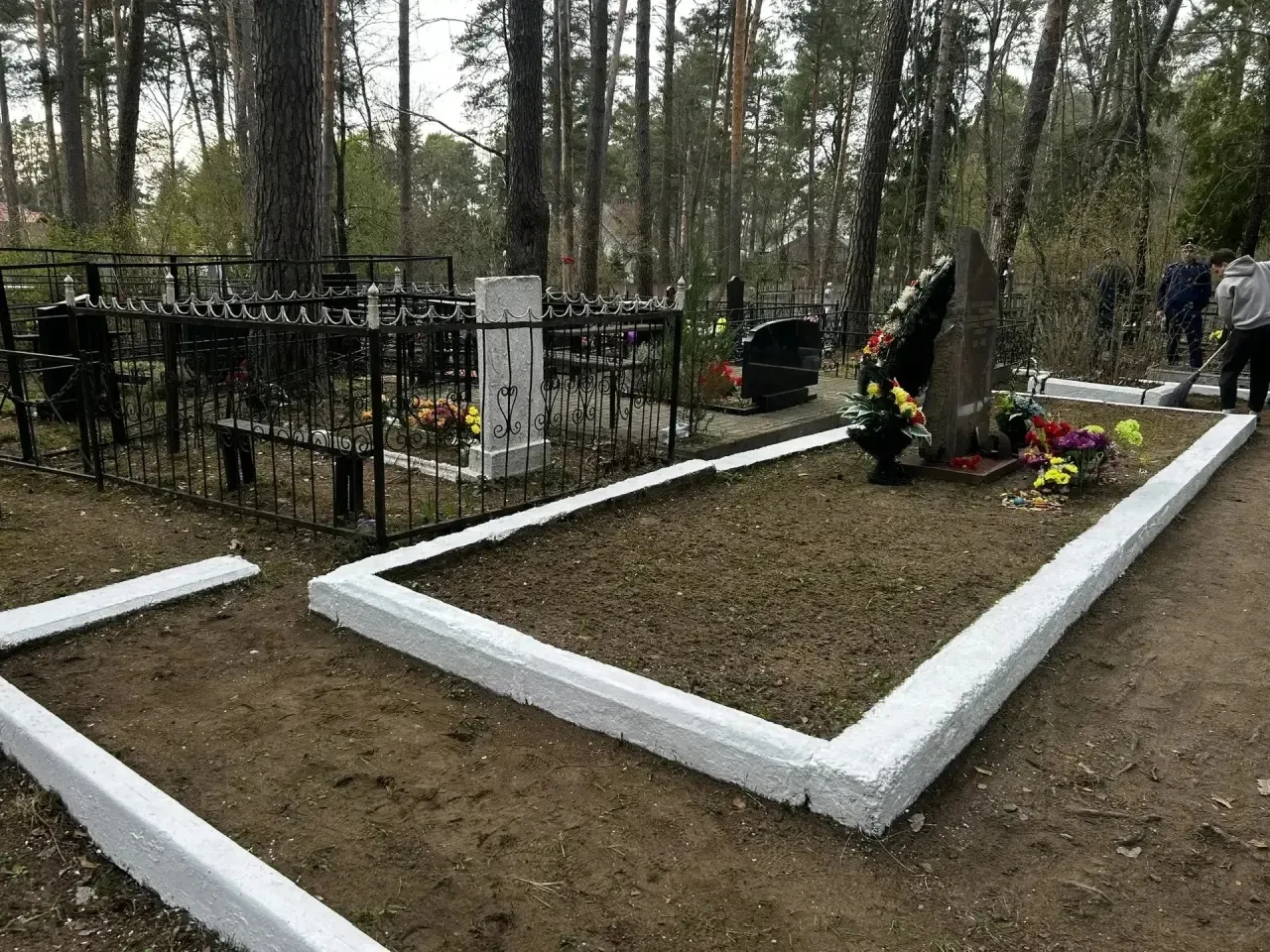Совсем скоро Смоленск встретит 9 Мая. В преддверии Дня Победы приступили к высадке цветов в городски