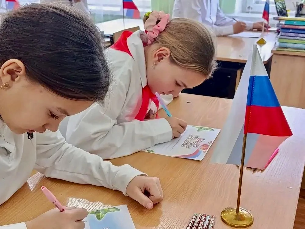 ✏  Наши ученики всегда принимают самое активное участие во всех этапах  военно-патриотической акции 