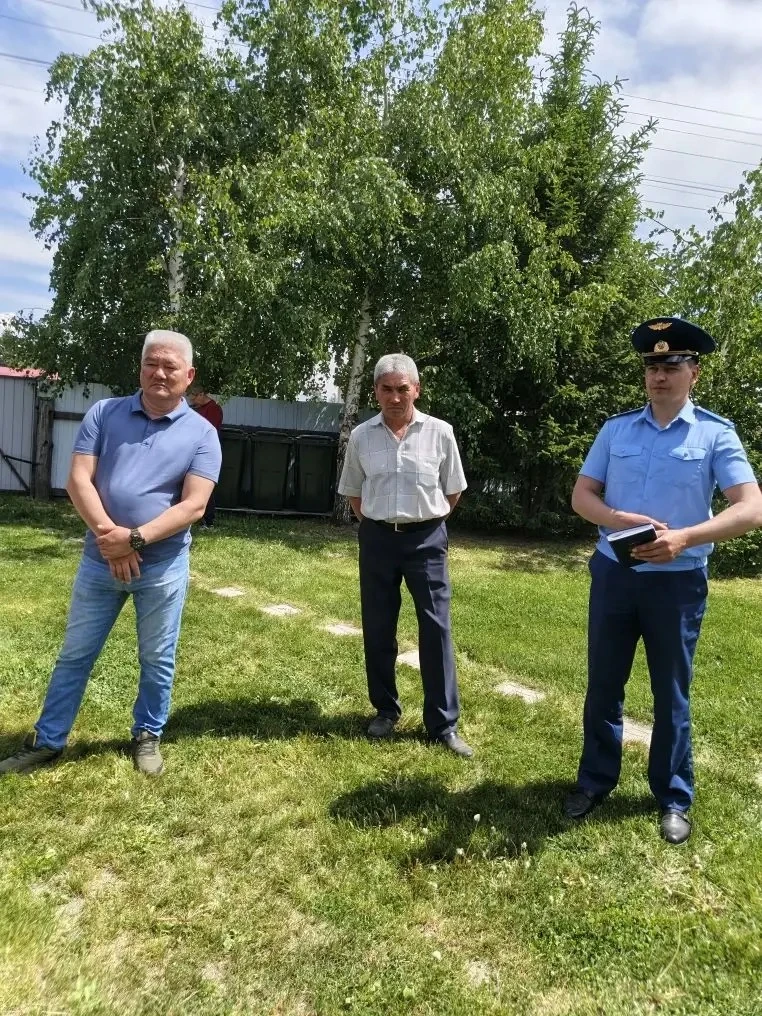 ⚡Прокурор Усть-Коксинского района принял участие в выездном совещании комиссии по вопросам нелегальн
