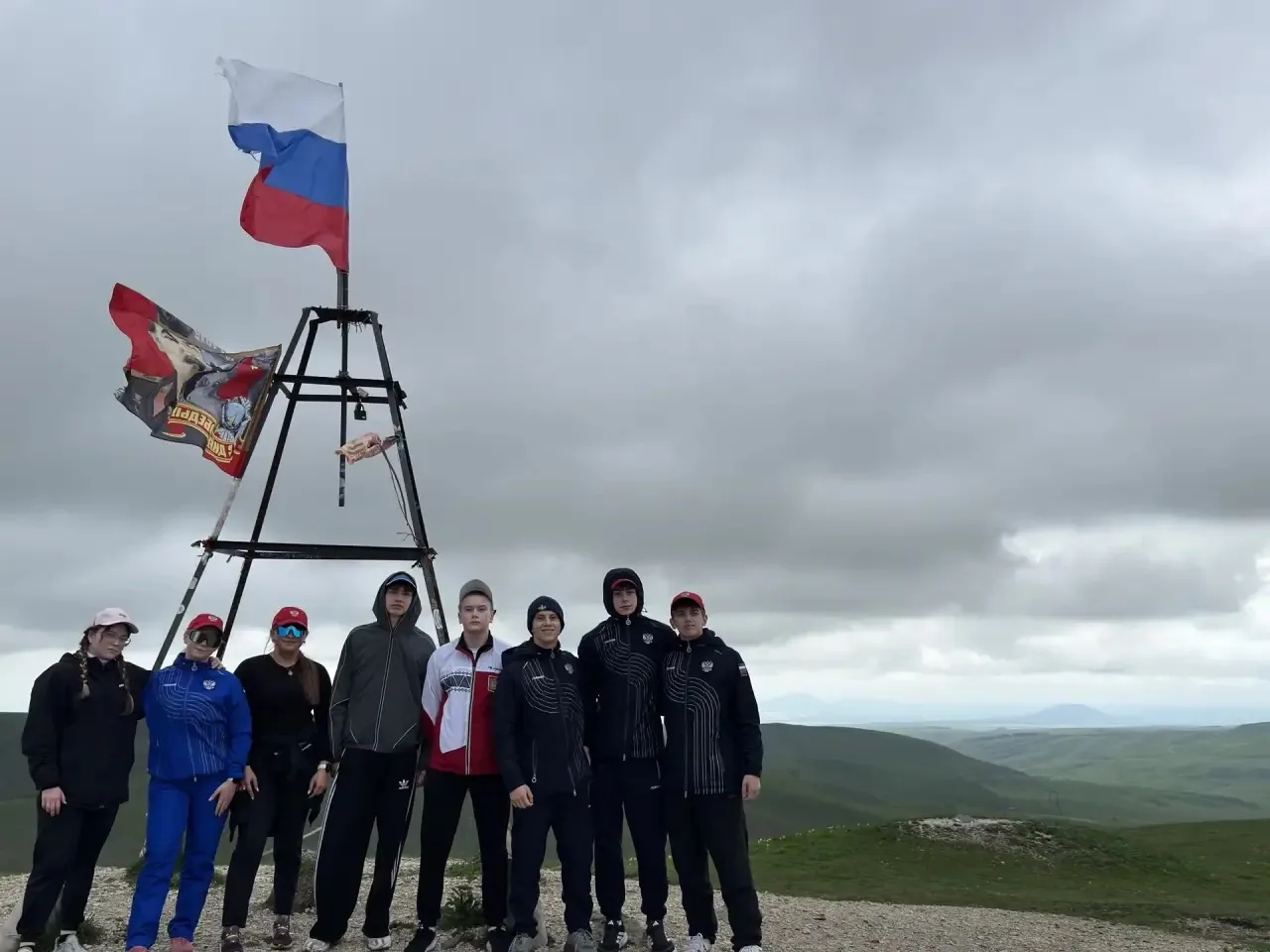 Молодежная сборная России по санному спорту - кросс-поход к вершине Большое седло (1409 м), Кисловод