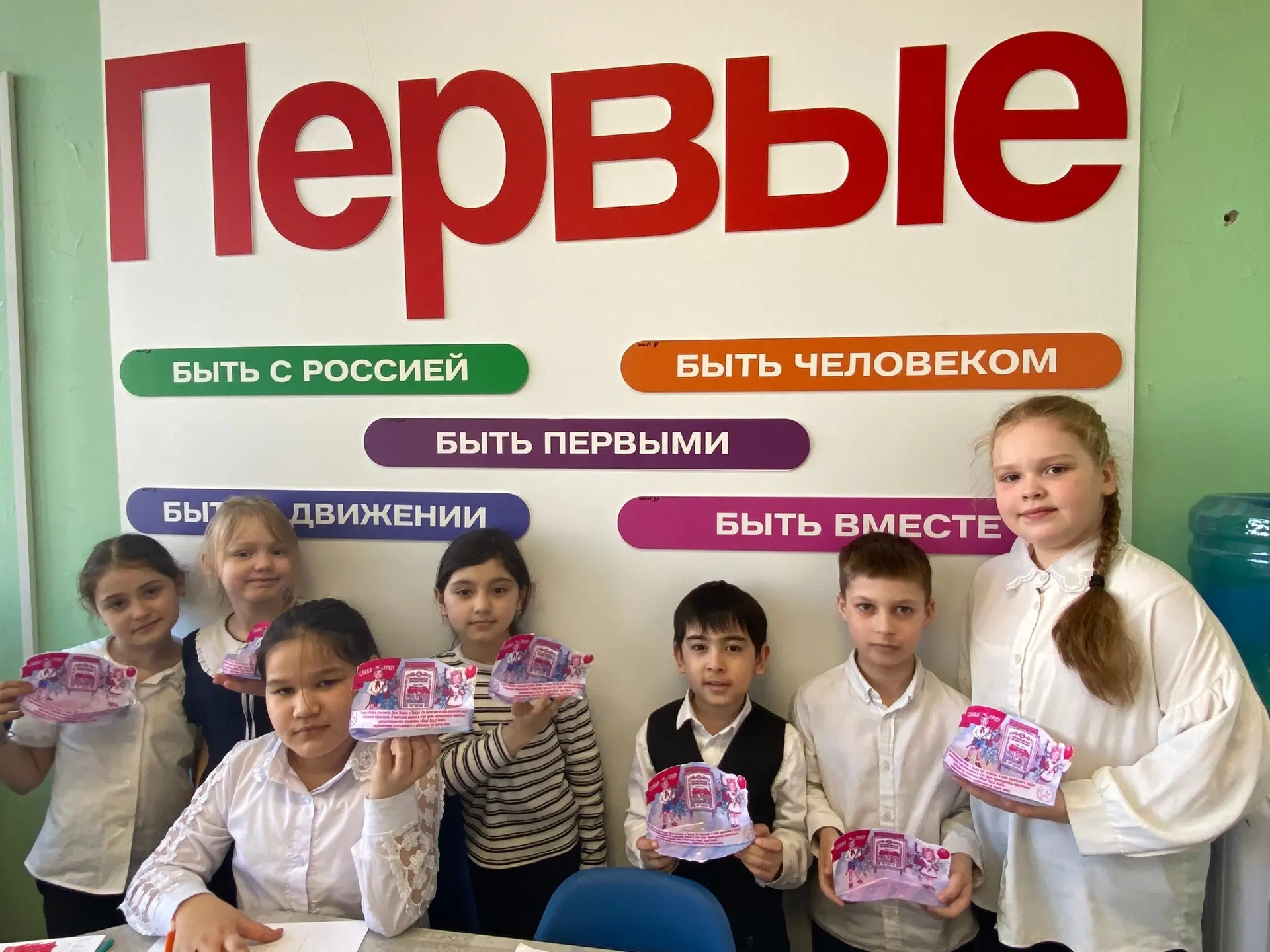 🌸✨ МИР, ТРУД, МАЙ — ПРАЗДНИК ВЕСНЫ В НАШЕЙ ШКОЛЕ! ✨🌸