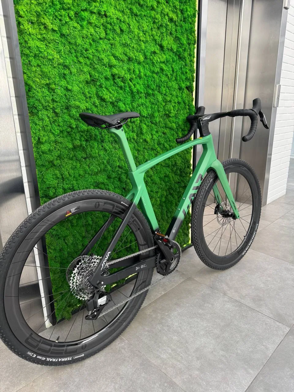 🔥 Едут 2 топовых гравийника JAVA LANCIA 🔥

🚴‍♂️ Размер 52 (рост 169–179)
• Green — 215 000 ₽
• Bl