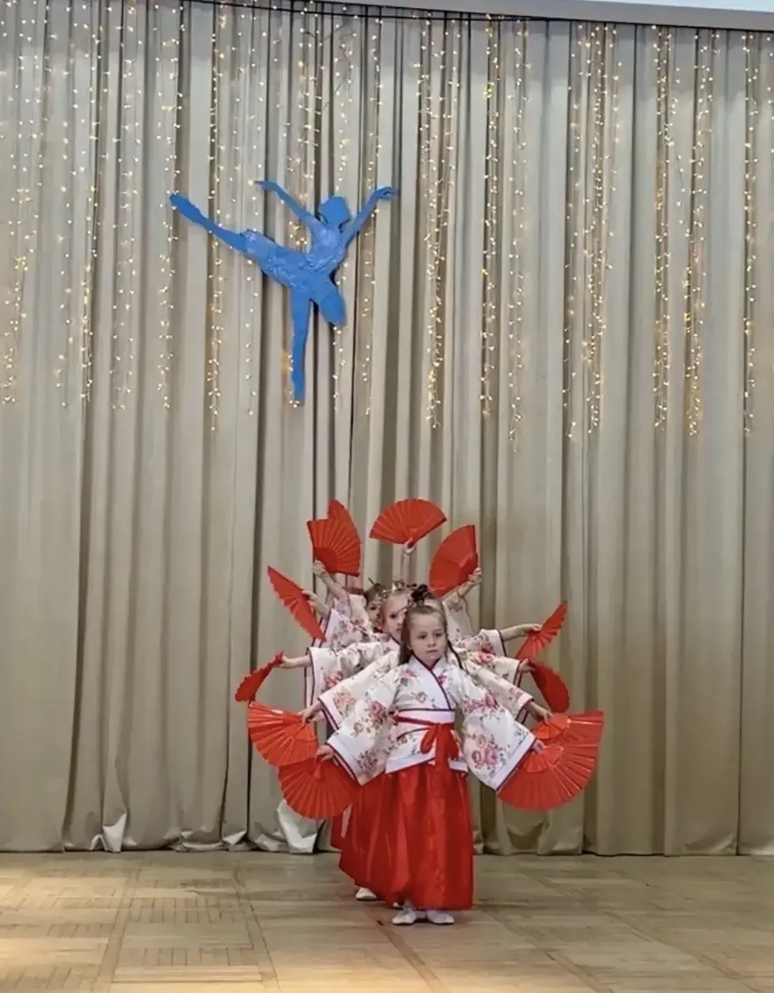 🏆 Победа юных талантов на танцевальном конкурсе  В минувшие выходные состоялся ежегодный Фестиваль д
