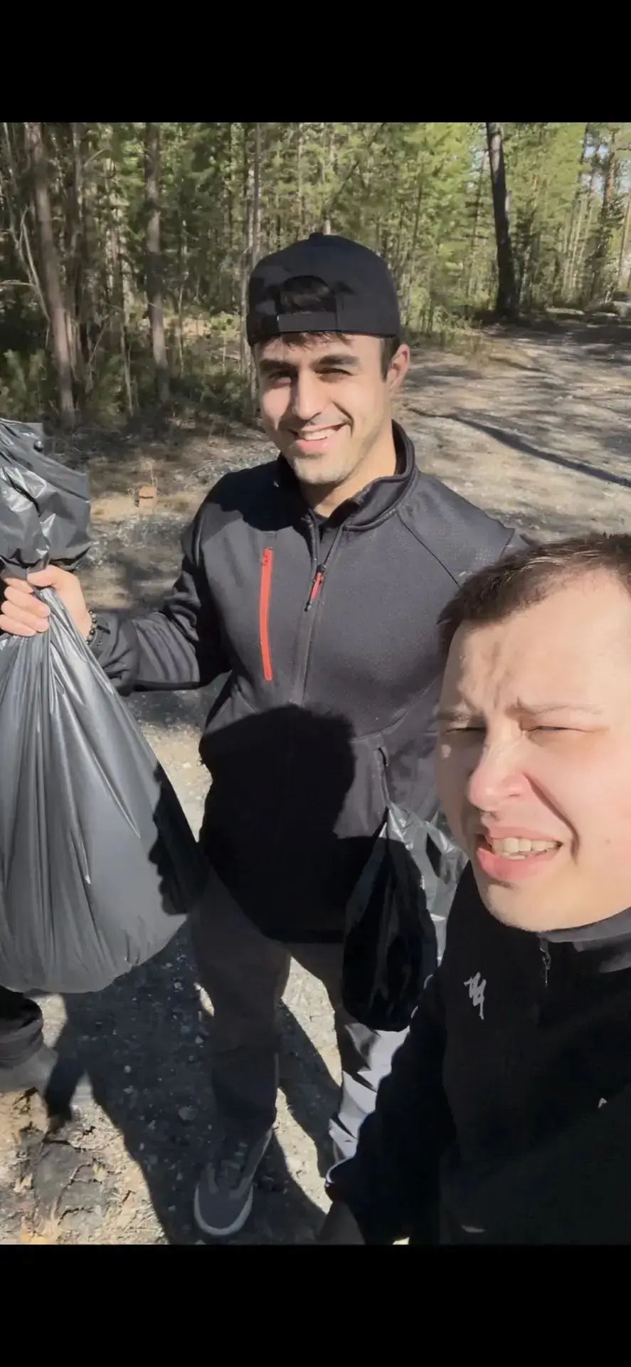 🧹 29 мая коллектив нашей школы принял участие во Всероссийском субботнике.