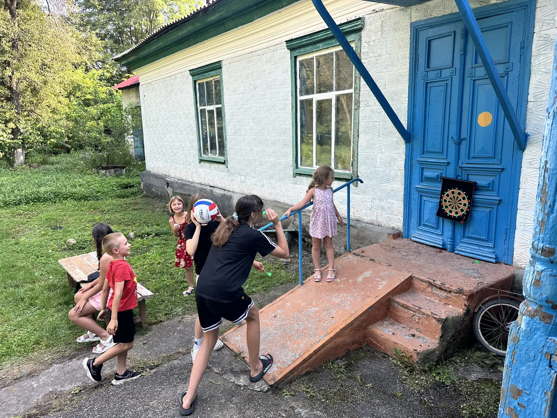 Детская летняя досуговая площадка «Островок детства» МКУ «ЦКД ст. Ахметовской». Игры на свежем возду