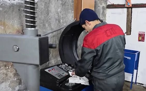Разнорабочий (шиномонтажная мастерская)