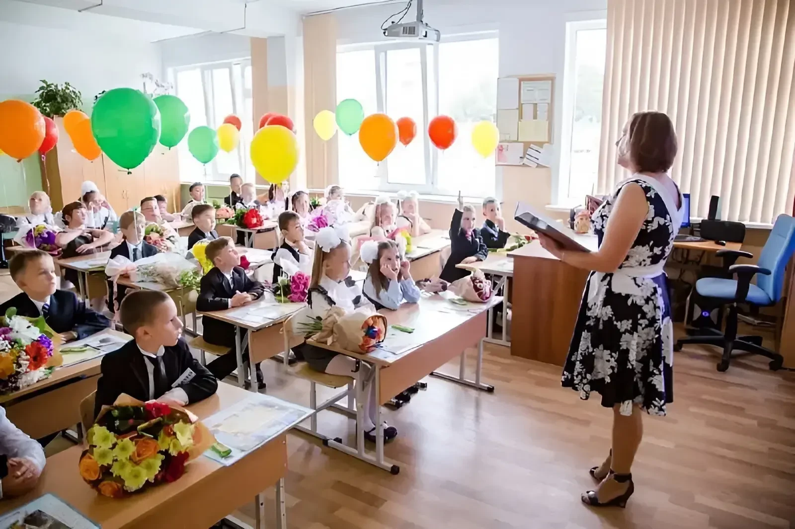 🇷🇺Первый учебный день в школах посвятят единству народов России