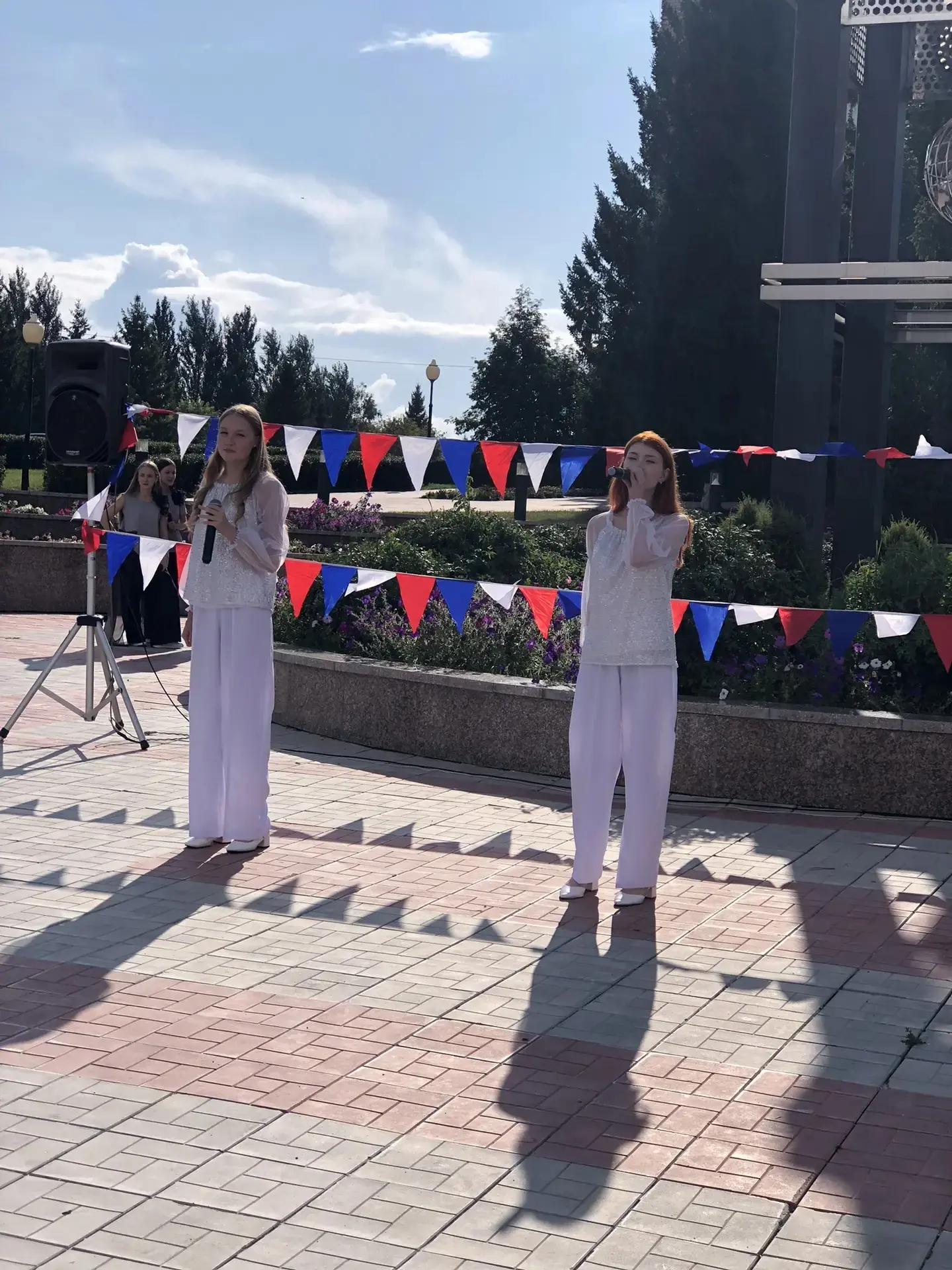 Сегодня в России отмечается один из самых важных государственных праздников - День госу...