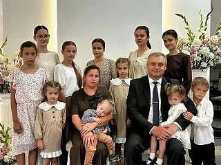 Семья Шмидт из Алтайского края удостоена ордена «Родительская слава»