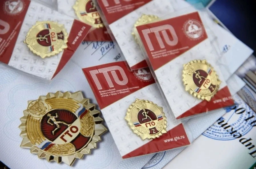 🇷🇺 Сегодня на первых торжественных линейках нового учебного года, в нашей школе состо...
