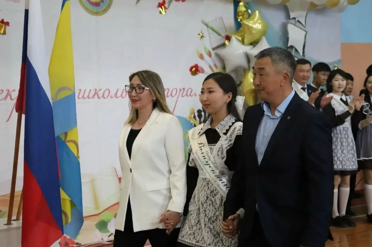 🔔Быйылгы үөрэх дьылыгар 11-с кылааһы 40 оҕо бүтэрэр, 9 кылааһы 48 оҕо түмүктүүр