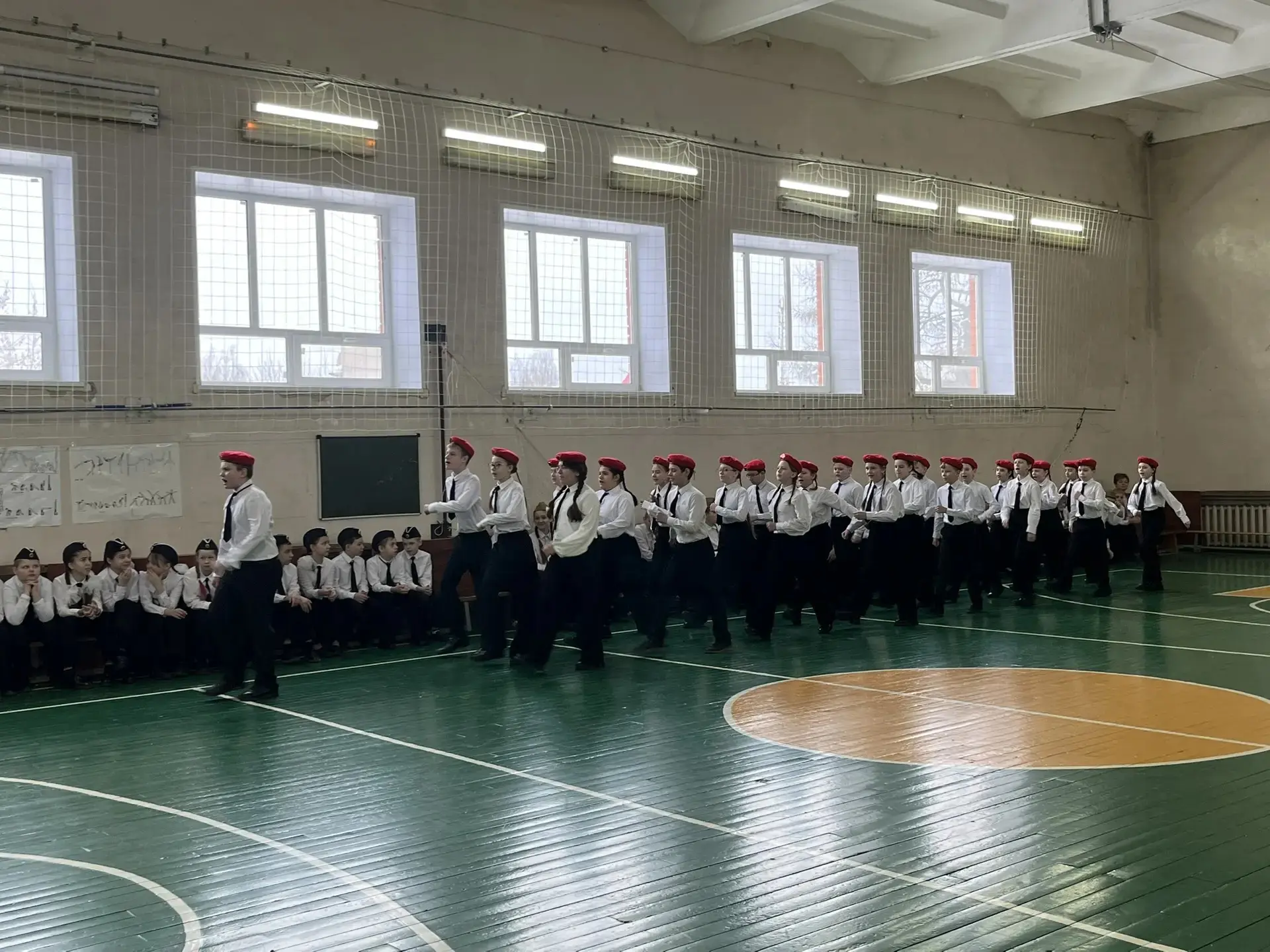 #ШСК_Мининский ✨В феврале в школе прошел конкурс смотра строя и песни среди учащихся 4-11 классов. К