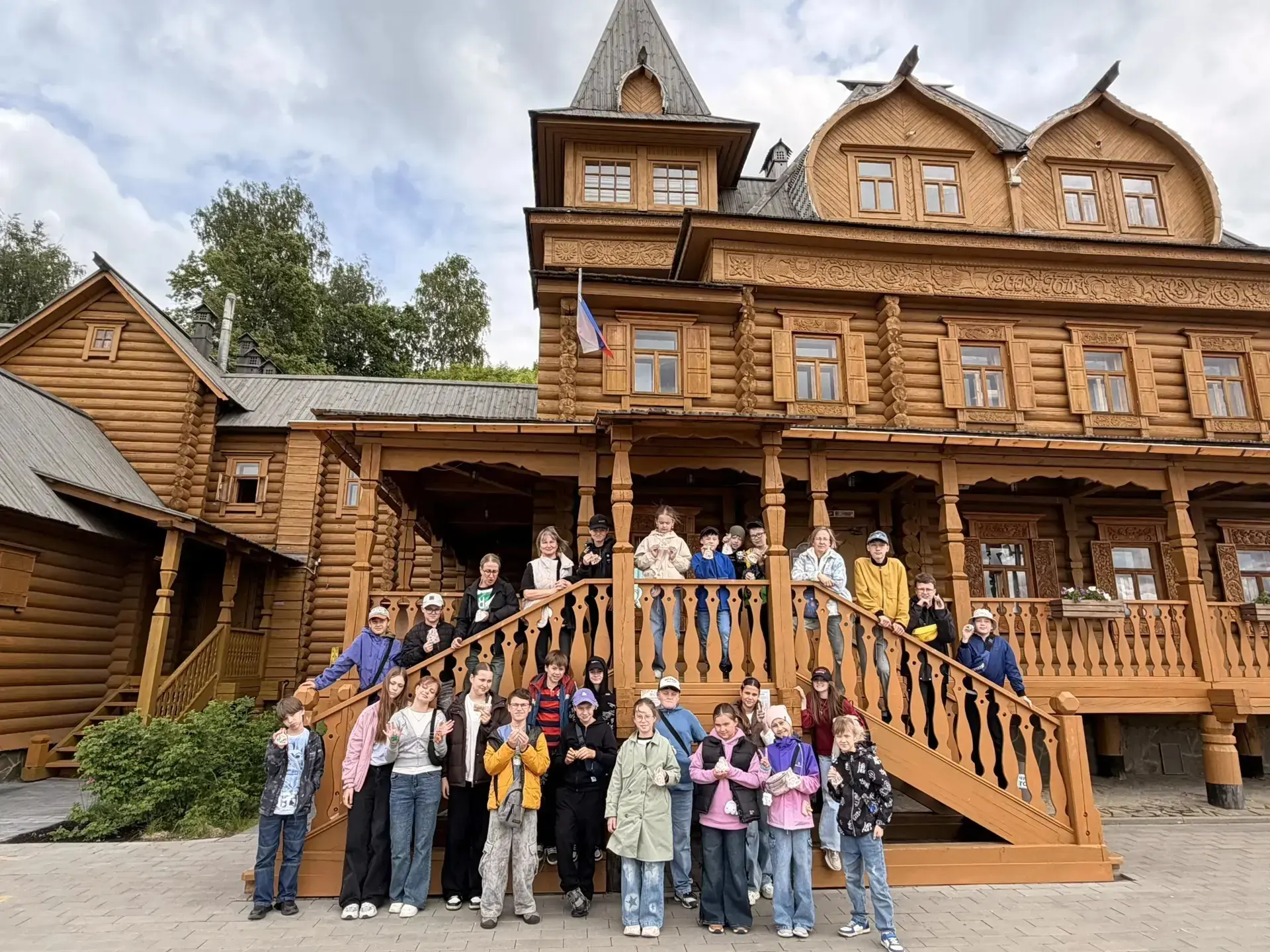 🧳🎒🌍 27-30.05.2026 путешественники из 3Б, 5А, 5Б классов совершили тур в г.Нижний Нов...