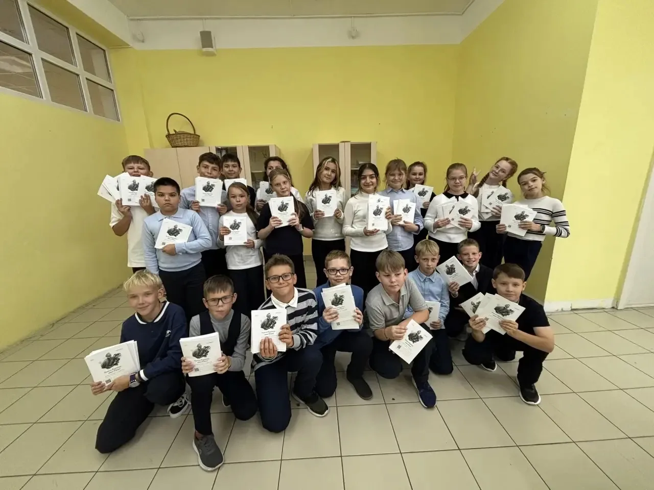 📓Герои на обложке: ГК «ХимРар» подарит школьникам Долгопрудного 300 тысяч тетрадей ко ...