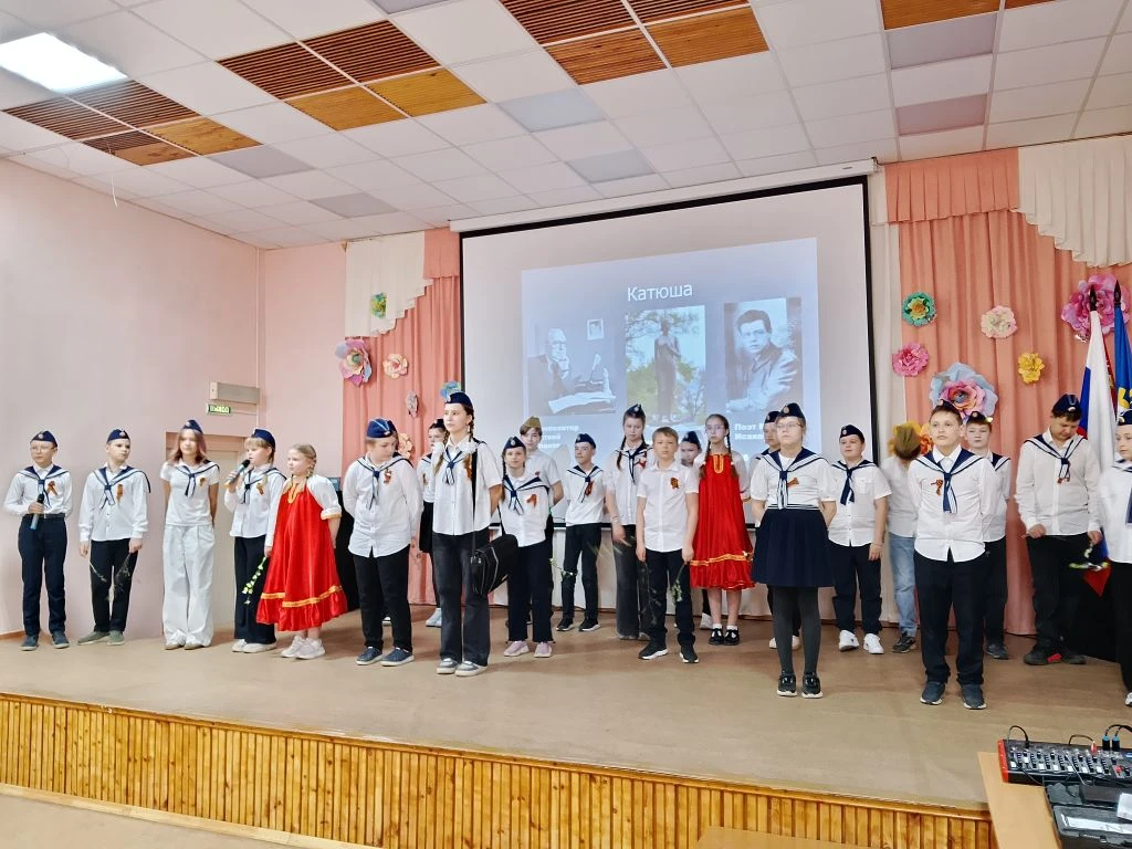 Пятые классы только начали участие в проекте Песни Великого Подвига. Поэтому они рассказывали истори