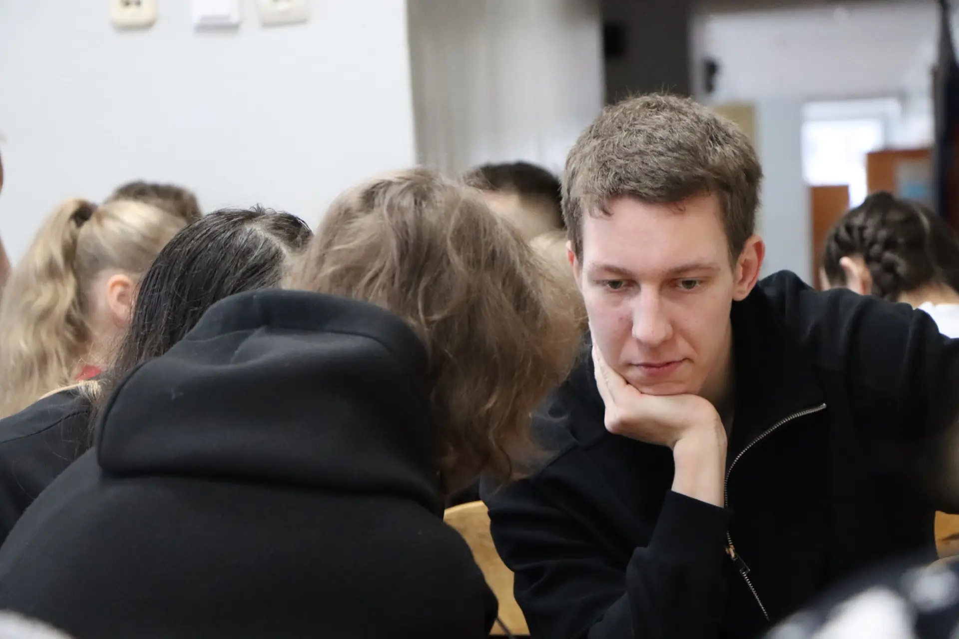 Здравствуйте, здравствуйте, здравствуйте! Счастливых вам интеллектуальных игр! И пусть удача всегда 