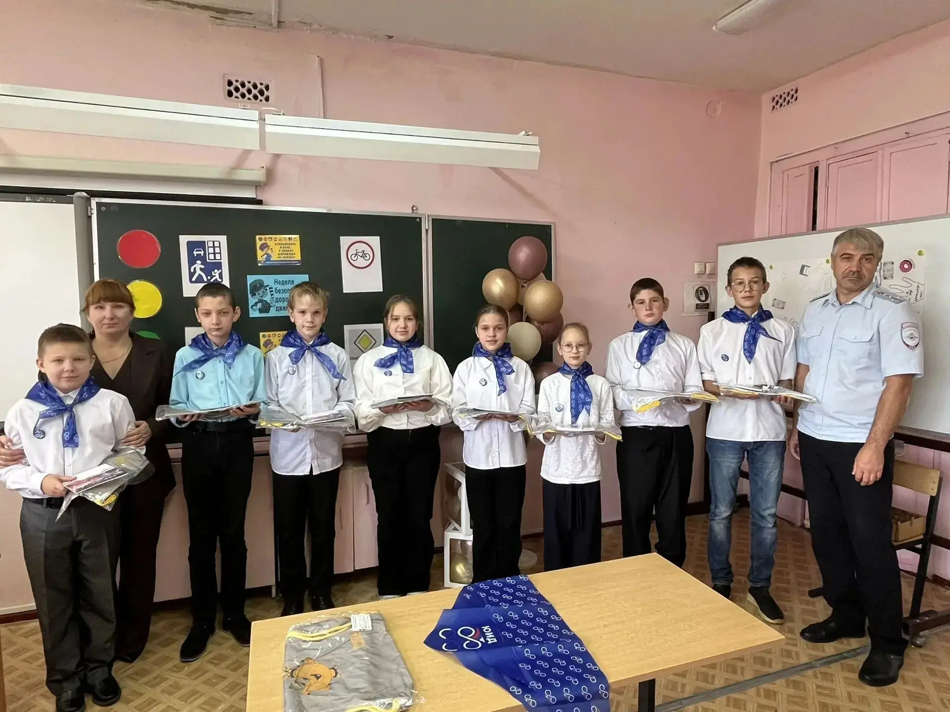 «Знать правила — значит быть в безопасности»: Алексинские госавтоинспекторы посвятили ш...