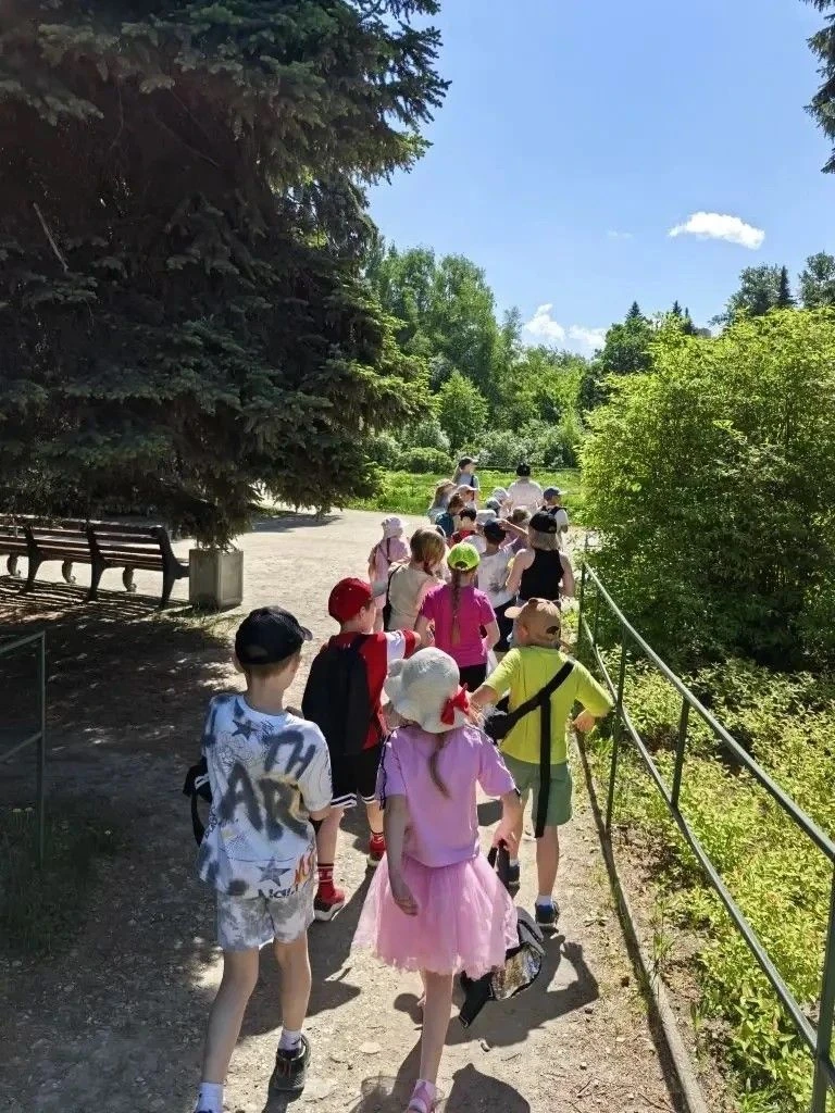 🌳🦁 Майский эко-марафон 1Г: от редких растений до царя зверей! Наши первоклассники из 1 «Г» завершают
