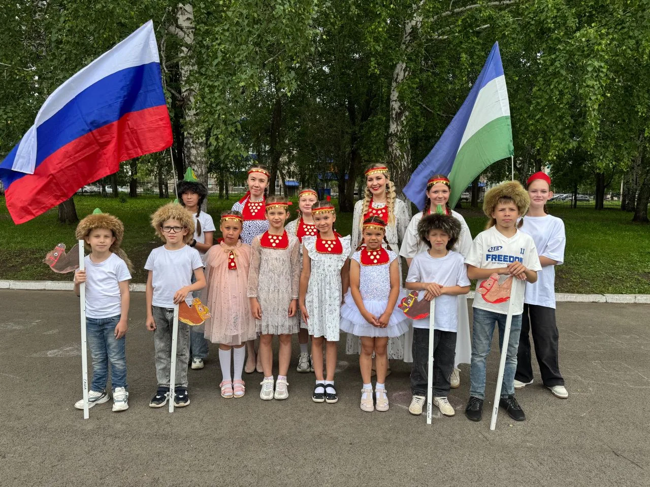 В преддверии Дня России в нашем лагере прошёл настоящий концерт. Это был не просто сбор отрядов - эт