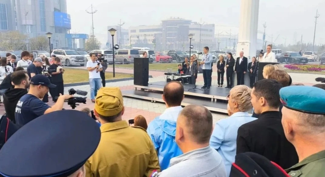 🇷🇺 Коллеги, с Днём флага России!