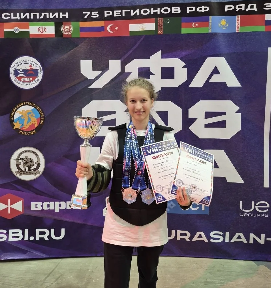 💪🏻 В числе сильнейших спортсменов страны — ученица школы

Ирина Мелешкина из 8 «В» успешно выступи