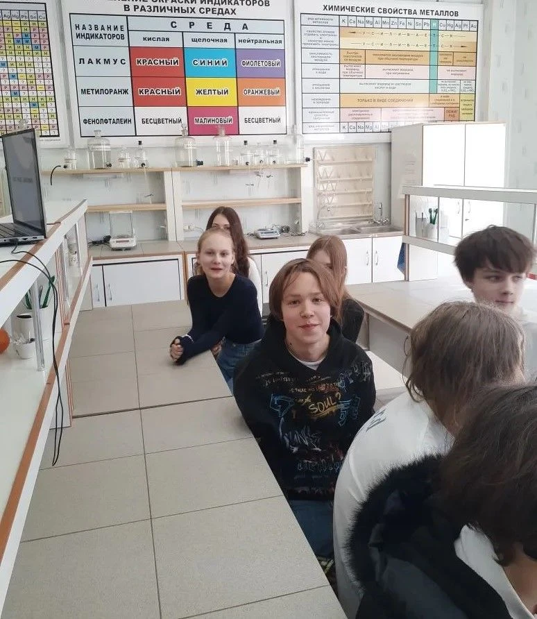 Профориентация   26 марта ученики 8 класса посетили Тверской химико-технологический колледж. Меропри