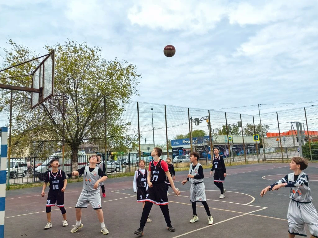 🏀 Второй день баскетбольного турнира, посвящённого Дню Победы, подарил новые спортивные победы! 🏀  Н
