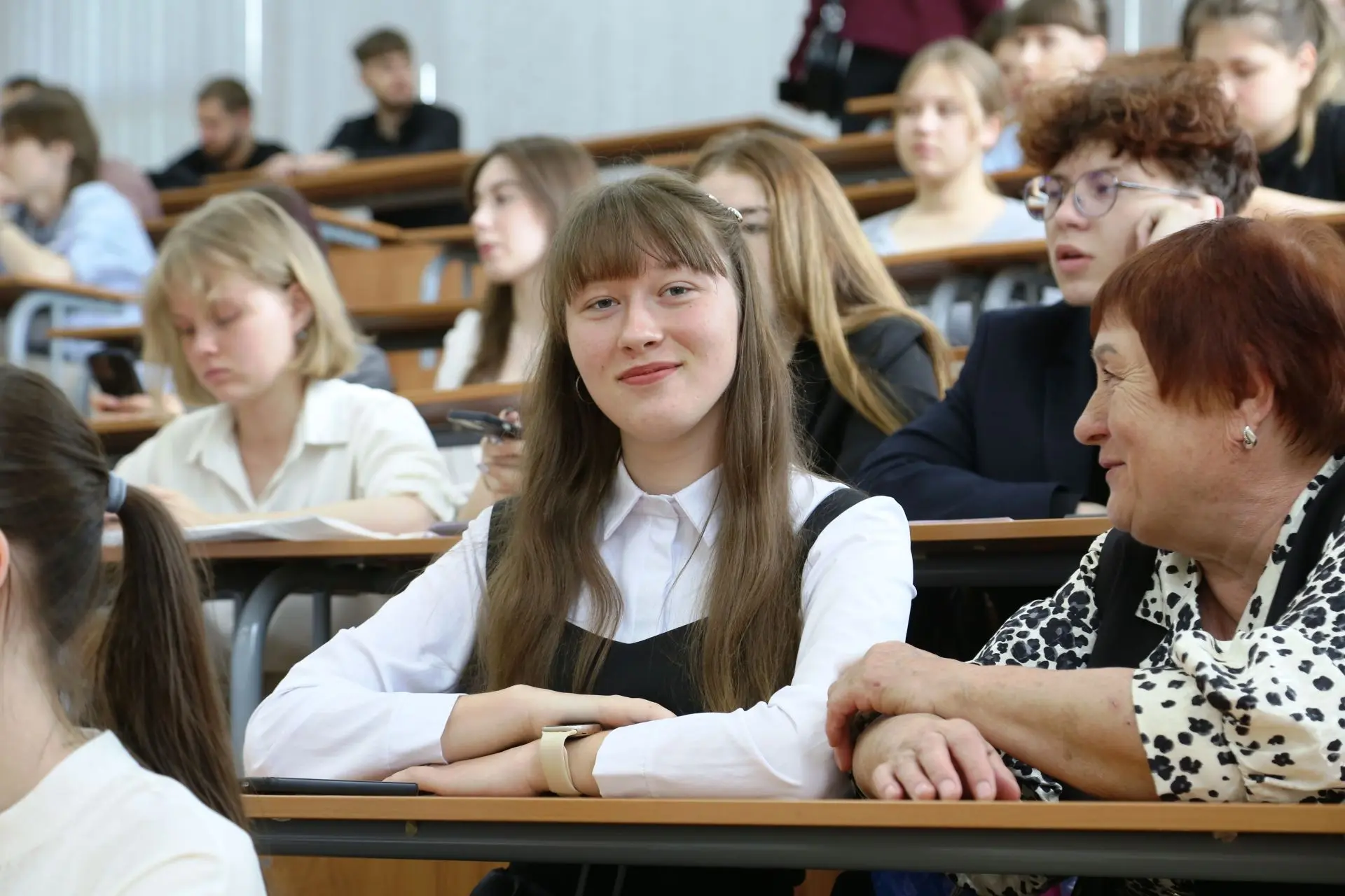 На конференции в АмГУ школьники от 4 до 11 класса представили исследования о героях-земляках
 
В АмГ