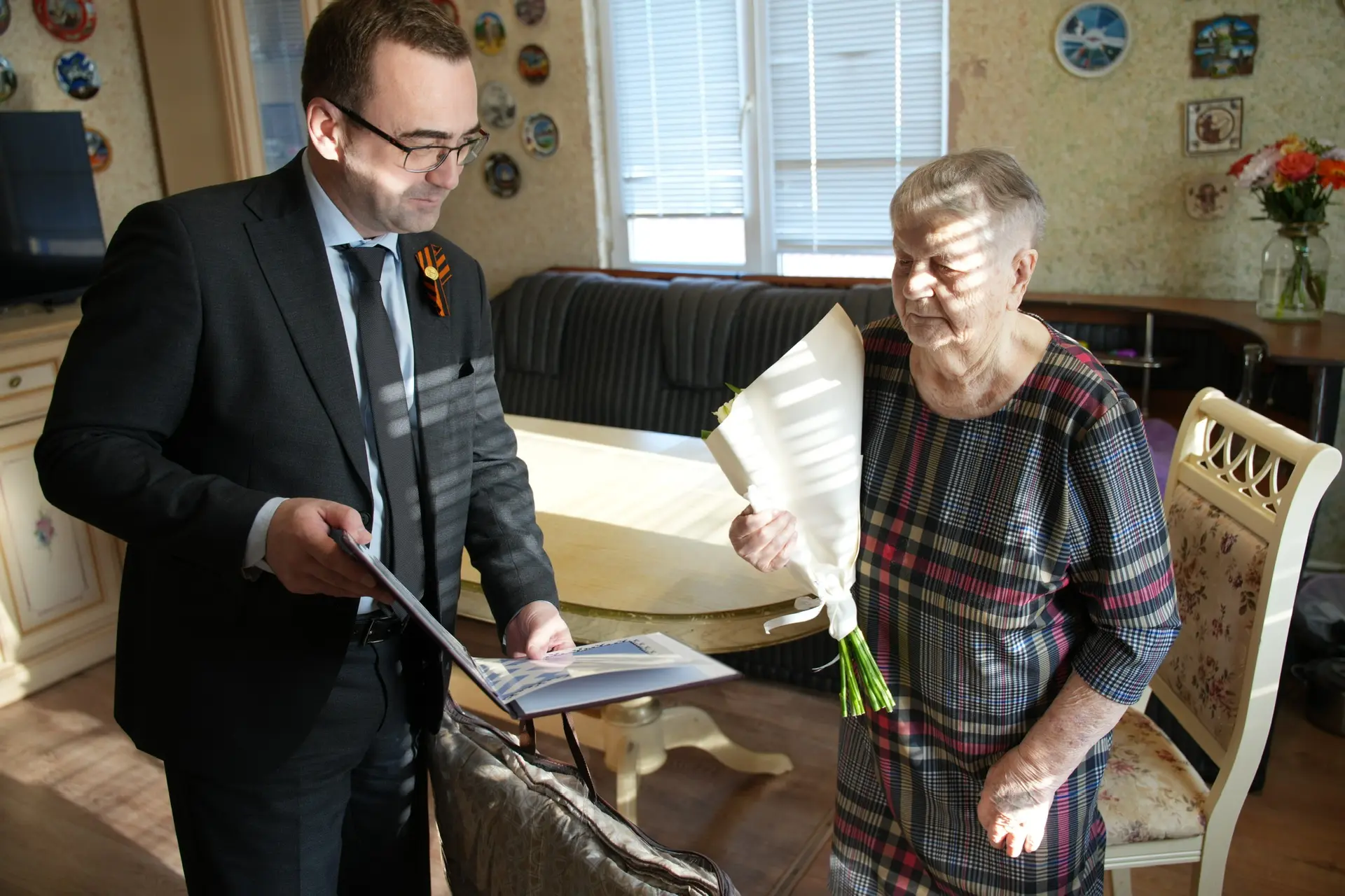 24 апреля поздравил с 99-летием труженицу тыла Александру Петровну Алексееву.