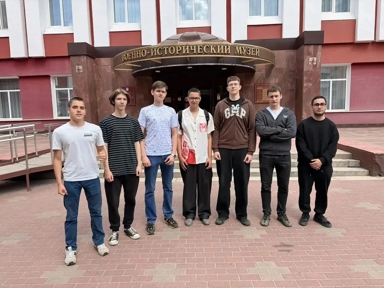 В Орловских школах продолжаются военно-полевые сборы для юношей допризывного возраста.