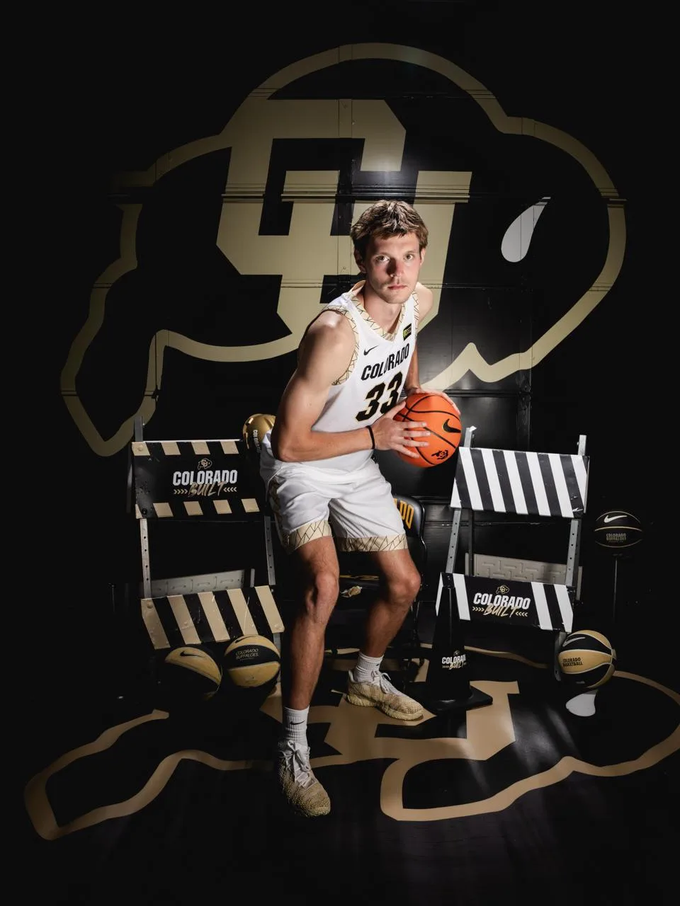 🐂 Ярослав Нягу на фотосессии Colorado Buffaloes. Новая команда — новая прическа!