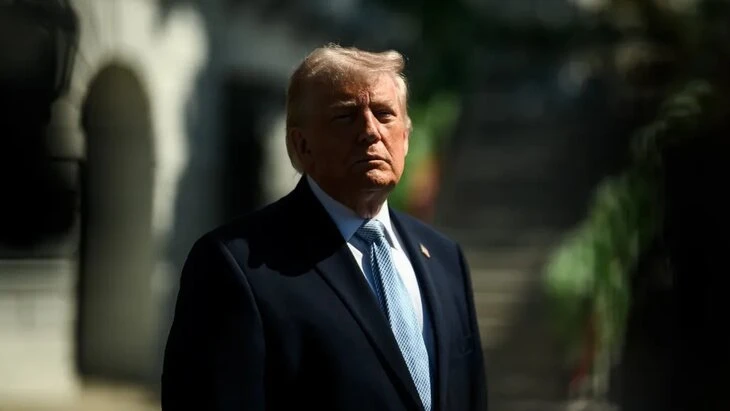Трамп заявил, что цены на бензин в США растут из-за ударов Украины по российским НПЗ и ...