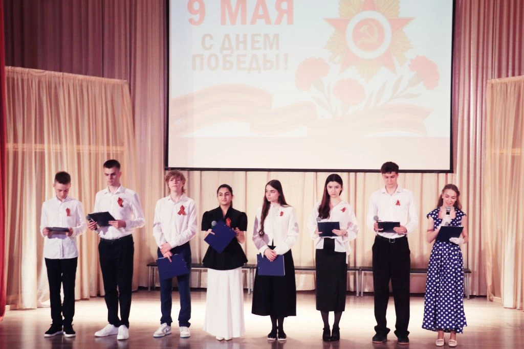 В школе прошёл концерт, посвящённый Дню Победы  🔸️Комментирует Валерия Васильевна Едиханова, педагог