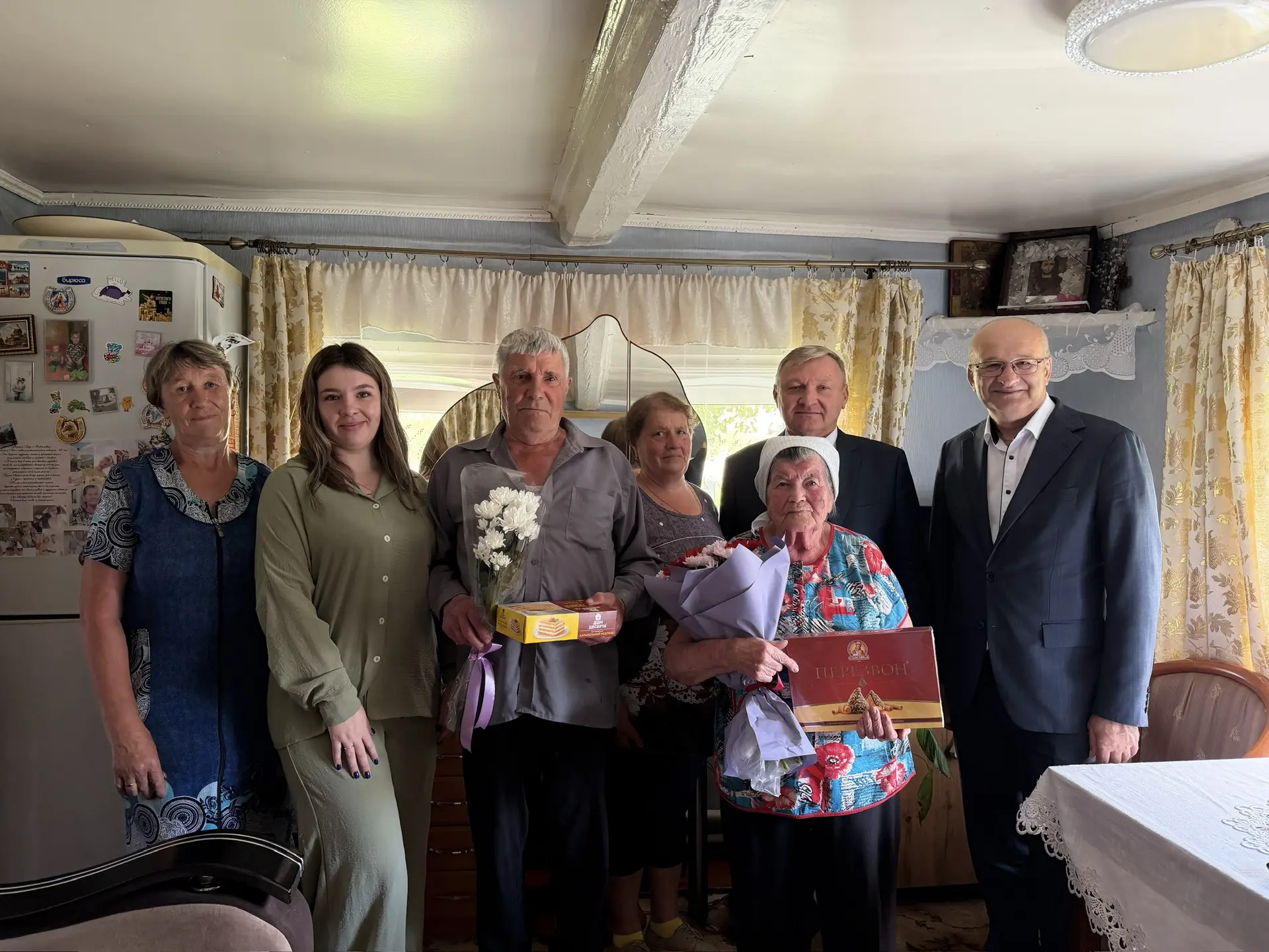 Сегодня чествовали удивительную пару — Ивана Андреевича и Веру Максимовну Паздериных, которые отмеча