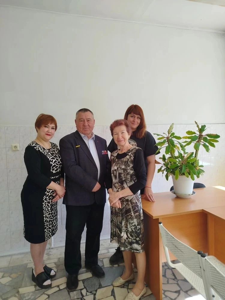 06.05.2026  сотрудники ГБУЗ СО «СГП№4» поздравили с наступающим Днем Победы своего колл...