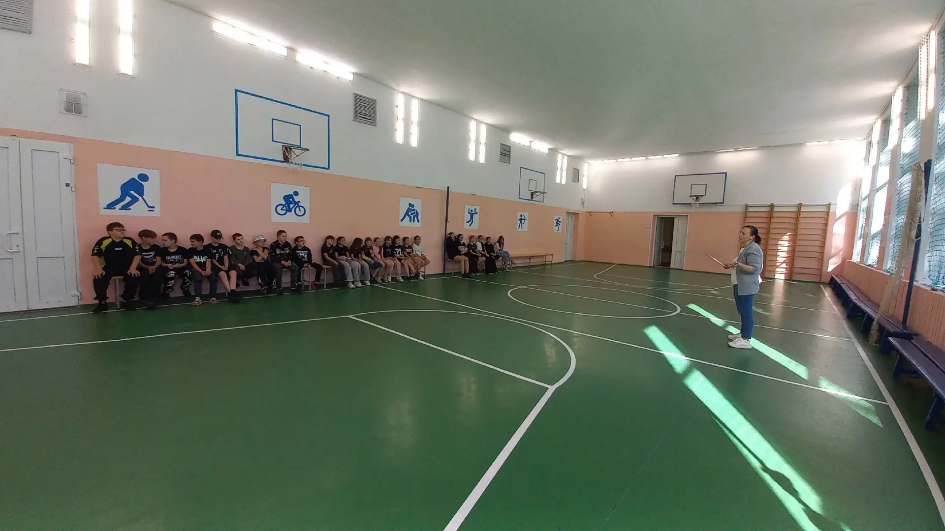 Сегодня наша 3-я летняя оздоровительная смена превратилась в настоящую площадку для рекордов. В чест