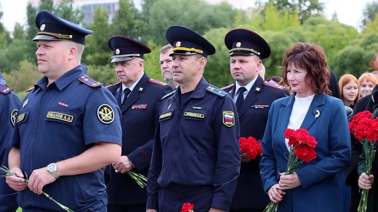 Руководство новгородской полиции приняло участие в торжествах, посвящённых 224-летию со...