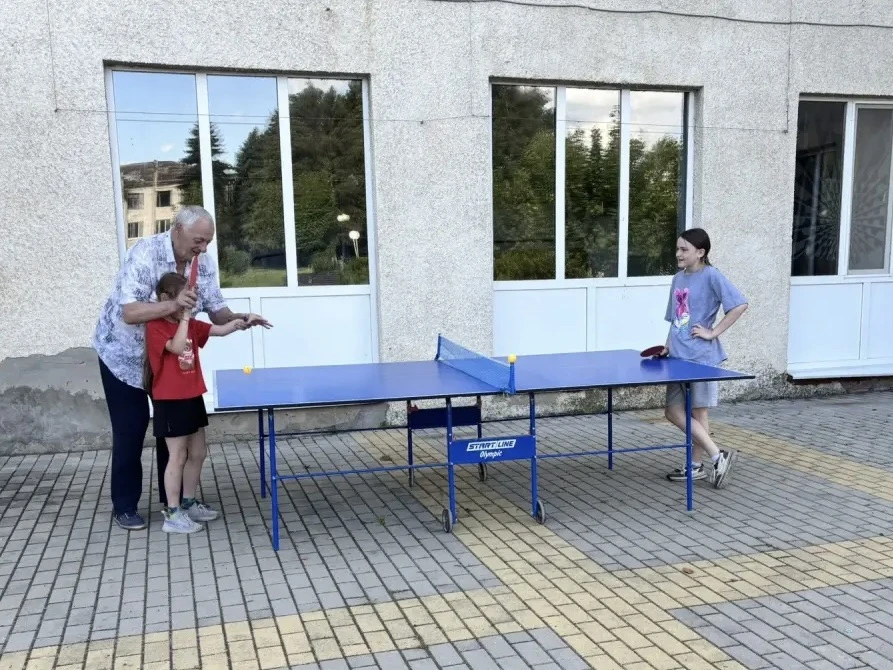 ⚽🪁 На детской досуговой площадке «Дружба» посёлка Венцы и взрослые, и малыши найдут себе занятие по