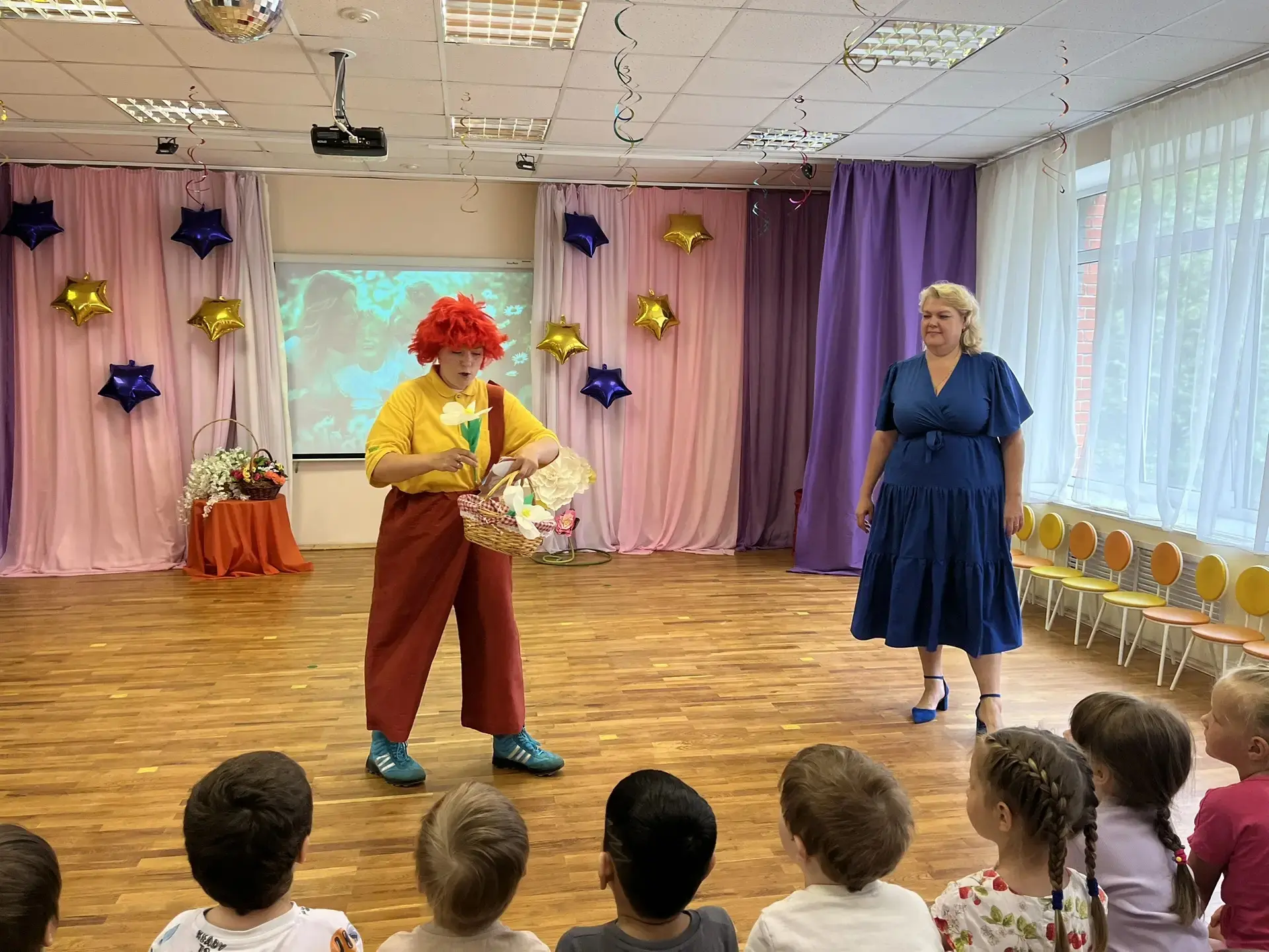 🎉 С Днём семьи, любви и верности! 🎉

Как же здорово, когда рядом — родные и близкие, когда в доме 