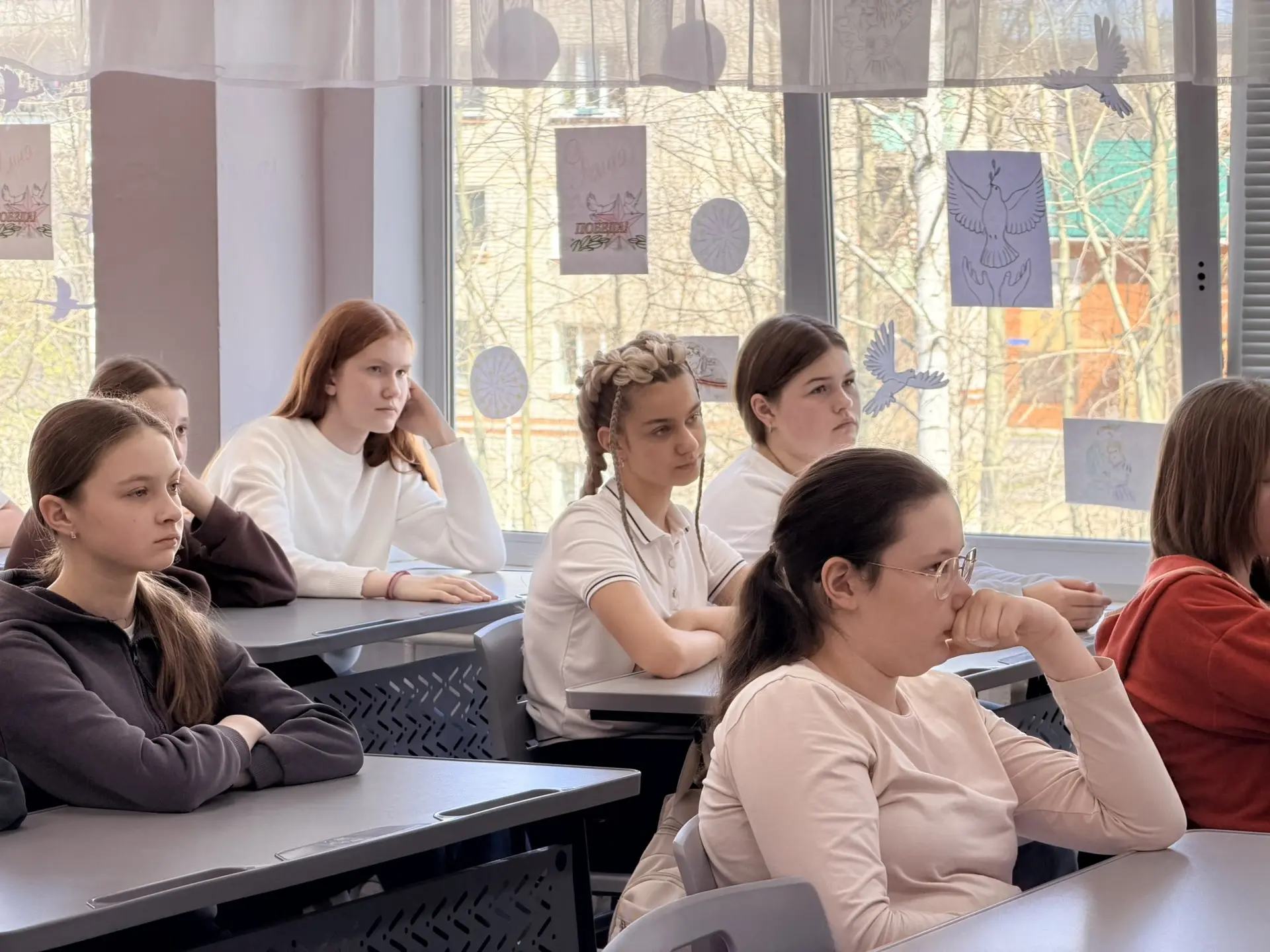 🇷🇺Разговоры о важном: песни, которые объединяют поколения!  🔔 Утро понедельника, 4 мая, в нашей школ