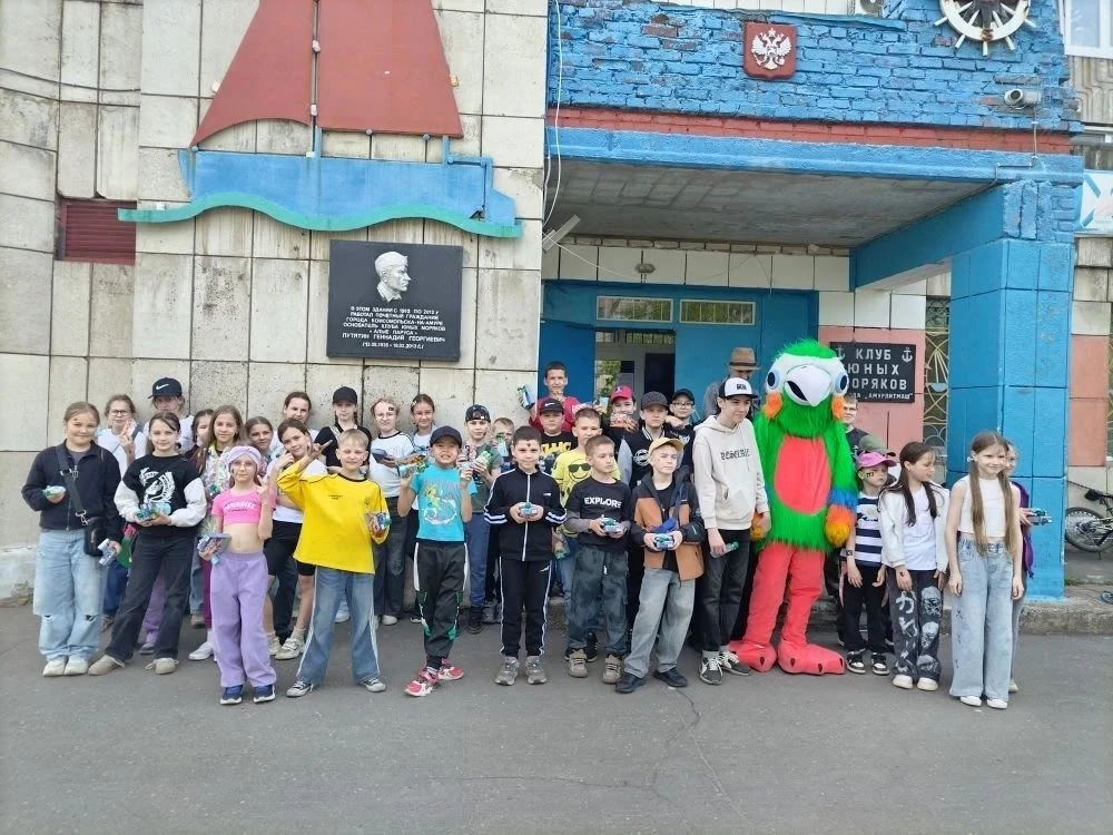 Депутаты городской Думы, активисты «Молодой Гвардии», и волонтеры организовали празднич...