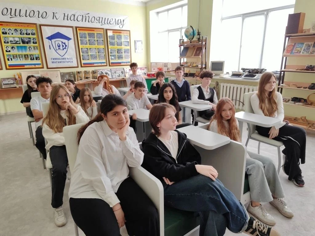 В МОУ "Гимназии № 53 им. Г.М. Дорогобида" в рамках мероприятий, приуроченных к Дню памяти жертв гено