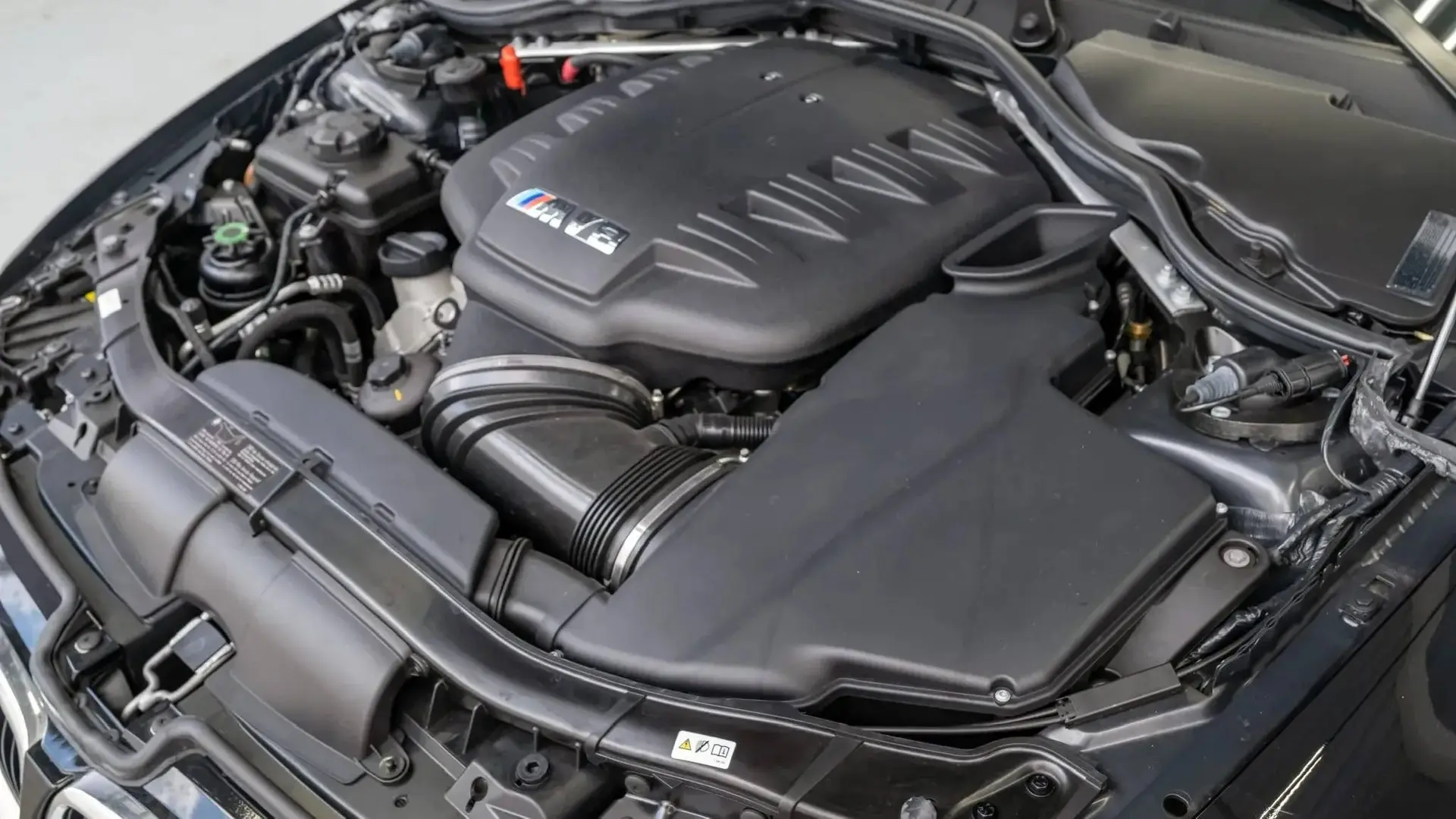 😍 15-летний BMW M3 продали на аукционе в США за $205,392 — в 2,5 раза дороже нового.  Купе 2011 года